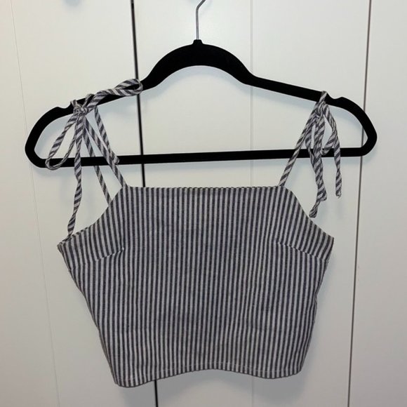 Brandy Melville Cropped Tank - Picture 2 of 4